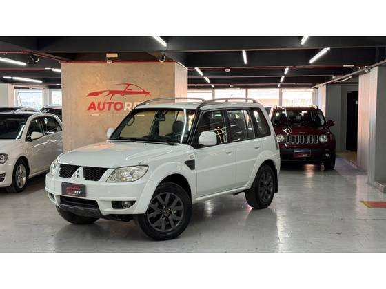 MITSUBISHI PAJERO TR4 2.0 4X2 16V 140CV FLEX 4P AUTOMÁTICO MITSUBISHI PAJERO TR4 2.0 4X2 16V 140CV FLEX 4P AUTOMÁTICO